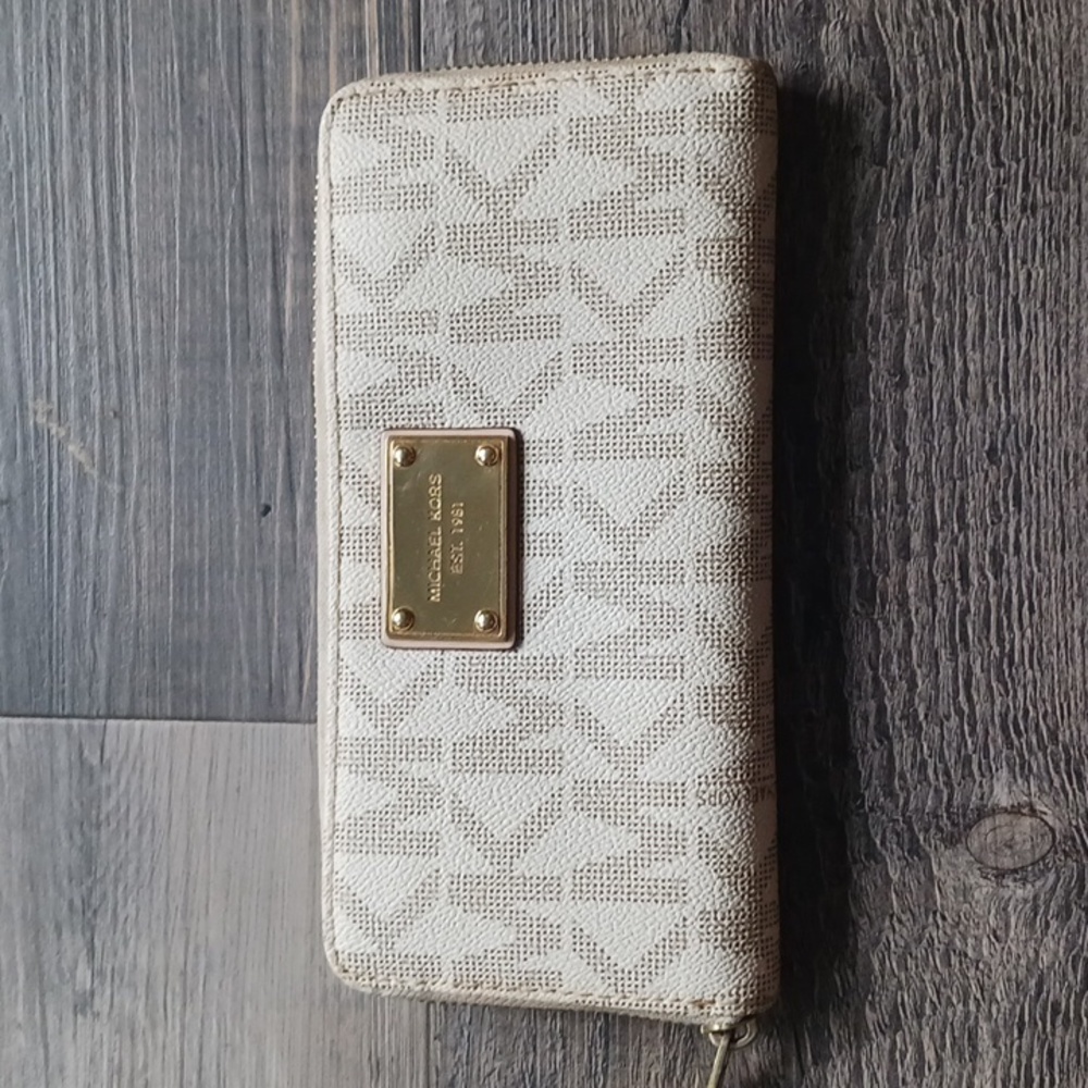 White Mk wallet